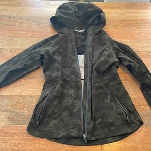 Lululemon camo raincoat